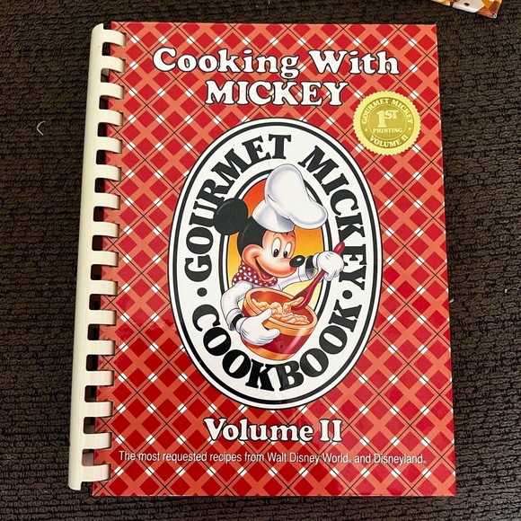 Cooking with Mickey Gourmet Cookbook Volume II - Picture 1 of 3